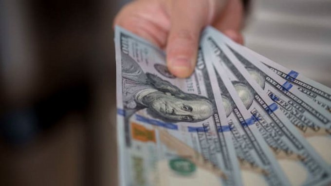 Dollar Drifts Lower as Trade Deal Doubts Creep in, Pound Eyes BoE