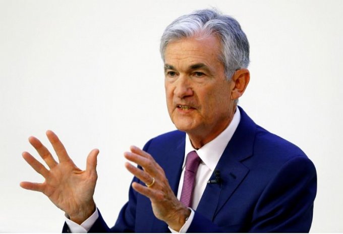 Powell signal comfort with current interest rates but flags risk