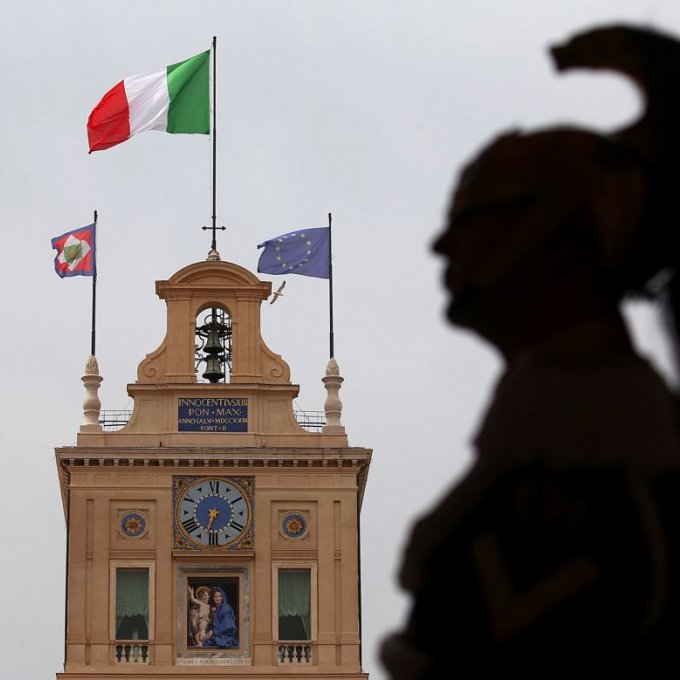 Dollar toughened while EU takes action against Italy