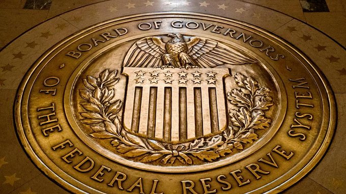 Fed drifts away on Expectation of Rate Hikes